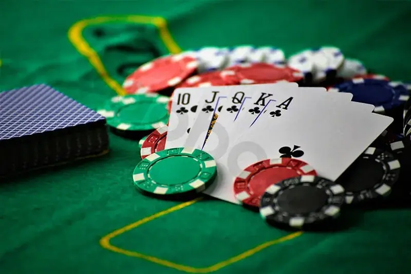 Rocket Play Poker Spiel